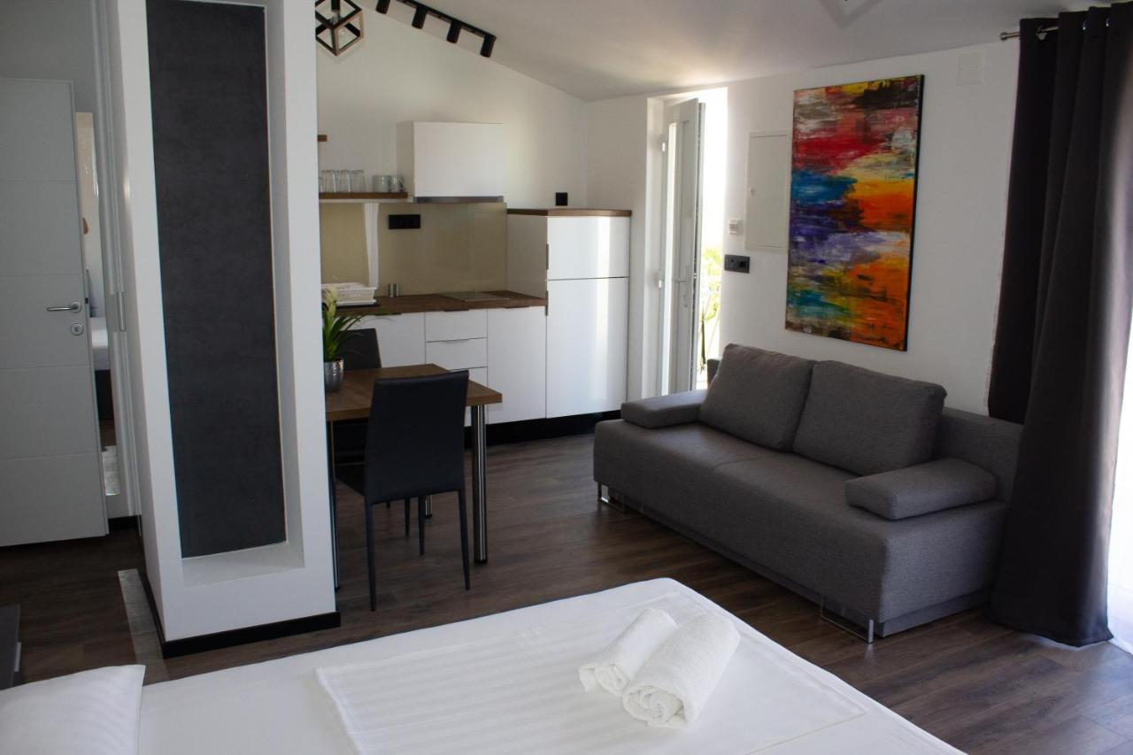 Apartments Villa Jelena Vodice Kültér fotó