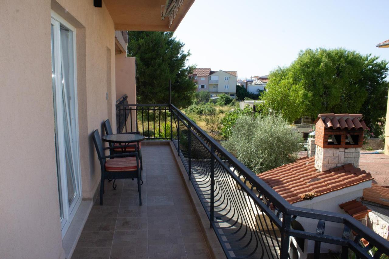 Apartments Villa Jelena Vodice Kültér fotó