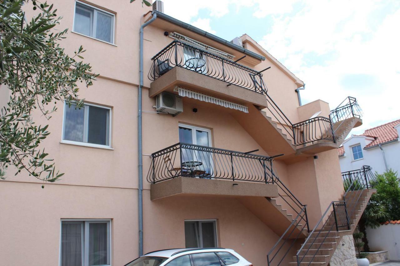 Apartments Villa Jelena Vodice Kültér fotó